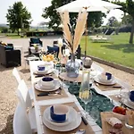 Domaine De Vizols-gite 4 Etoiles Piscine 15p