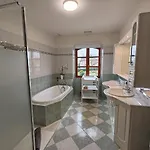 Domaine De Vizols-gite 4 Etoiles Piscine 15p * Garrigues (Tarn)