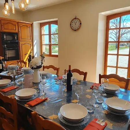 Ferienhaus Domaine De Vizols-gite 4 Etoiles Piscine 15p *