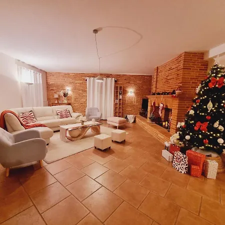 Prázdninový dům Domaine De Vizols-gite 4 Etoiles Piscine 15p *