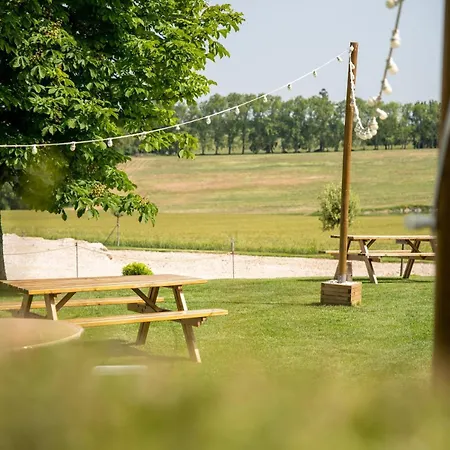 Domaine De Vizols-gite 4 Etoiles Piscine 15p *