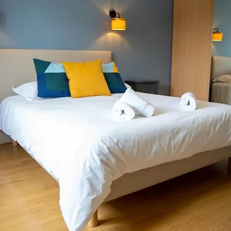Prázdninový dům Domaine De Vizols-gite 4 Etoiles Piscine 15p *