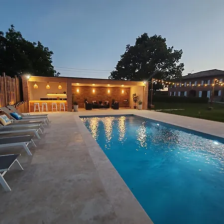 Domaine De Vizols-gite 4 Etoiles Piscine 15p Prázdninový dům Garrigues (Tarn)