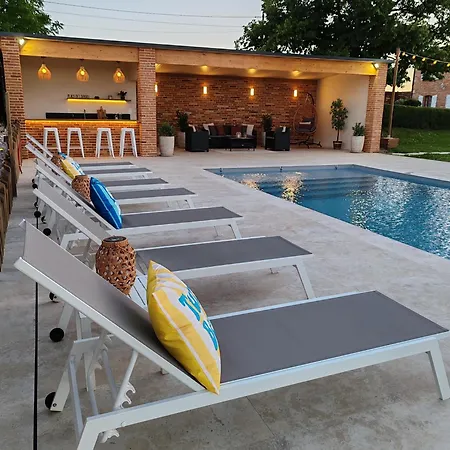 Domaine De Vizols-gite 4 Etoiles Piscine 15p Prázdninový dům *