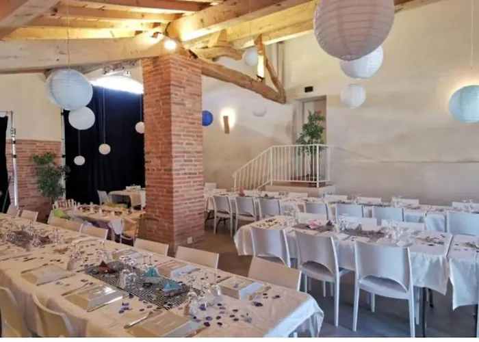 Domaine De Vizols-gite 4 Etoiles Piscine 15p 펜션