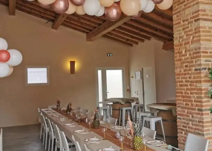 펜션 Domaine De Vizols-gite 4 Etoiles Piscine 15p