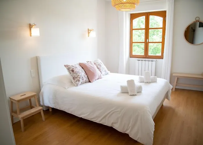 Domaine De Vizols-gite 4 Etoiles Piscine 15p Garrigues (Tarn)