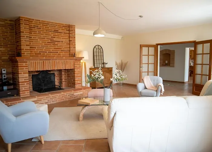 Domaine De Vizols-gite 4 Etoiles Piscine 15p Garrigues (Tarn)