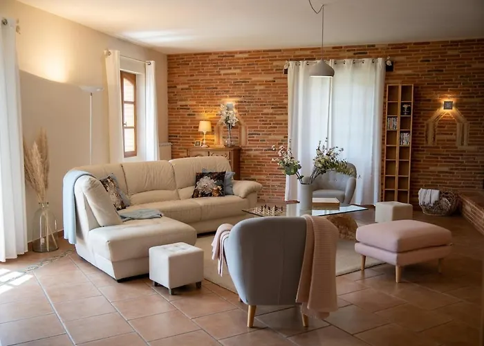 펜션 Domaine De Vizols-gite 4 Etoiles Piscine 15p