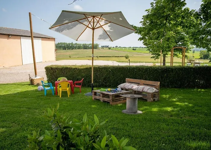 Domaine De Vizols-gite 4 Etoiles Piscine 15p 펜션 *