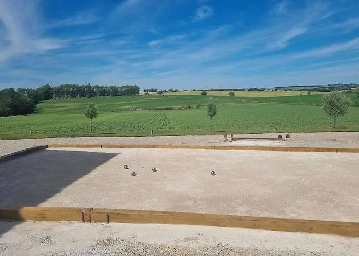 펜션 Domaine De Vizols-gite 4 Etoiles Piscine 15p