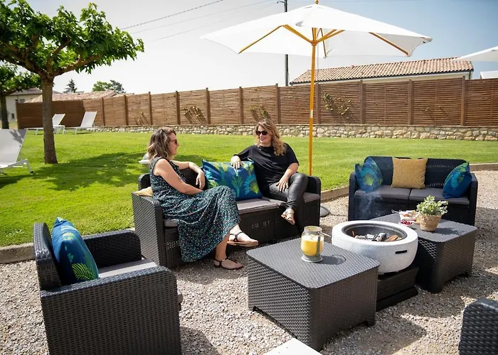 Domaine De Vizols-gite 4 Etoiles Piscine 15p