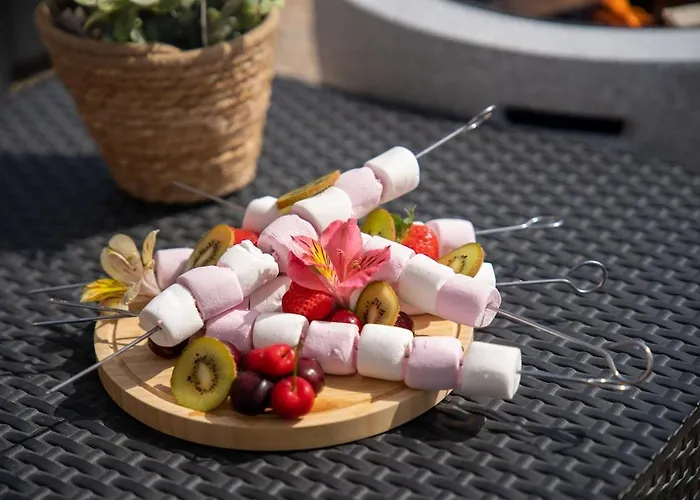 펜션 Domaine De Vizols-gite 4 Etoiles Piscine 15p *