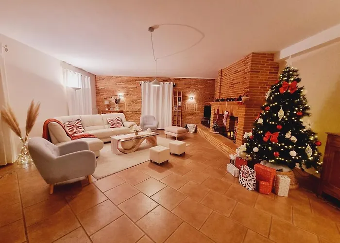 펜션 Domaine De Vizols-gite 4 Etoiles Piscine 15p *