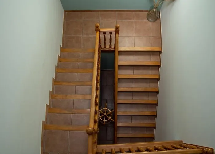 Domaine De Vizols-gite 4 Etoiles Piscine 15p * Garrigues (Tarn)