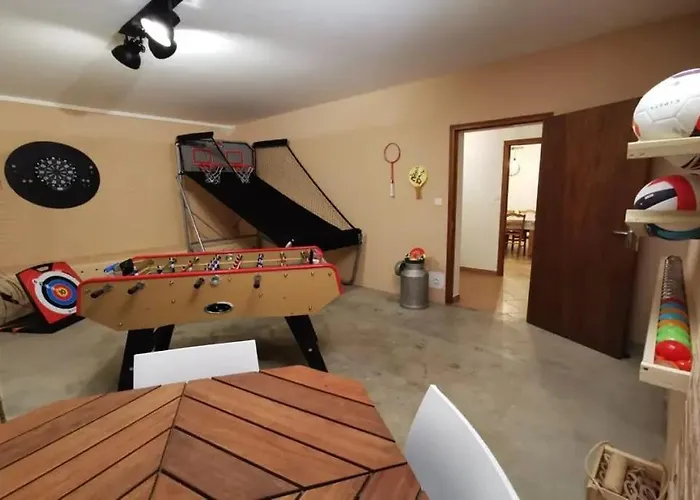 Domaine De Vizols-gite 4 Etoiles Piscine 15p