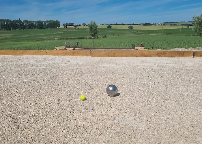 펜션 Domaine De Vizols-gite 4 Etoiles Piscine 15p