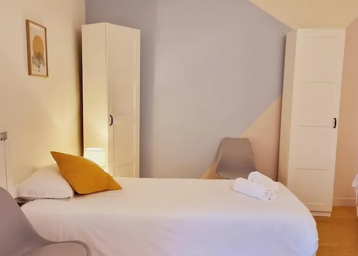 Domaine De Vizols-gite 4 Etoiles Piscine 15p