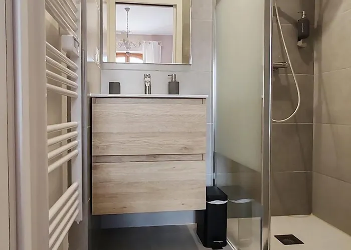 Domaine De Vizols-gite 4 Etoiles Piscine 15p Garrigues (Tarn)