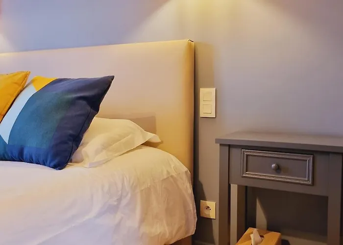 Domaine De Vizols-gite 4 Etoiles Piscine 15p 펜션 *